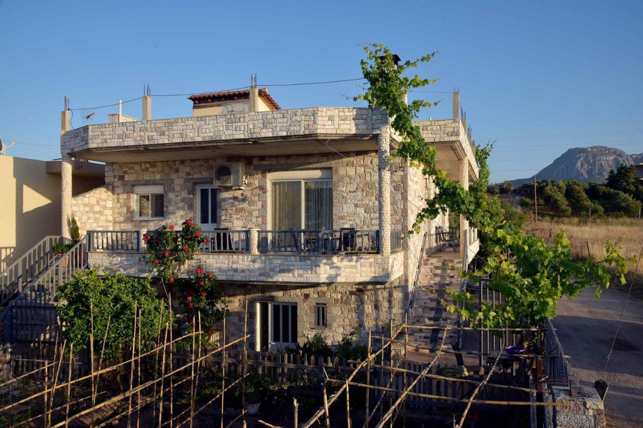 Stone Villa Corinth Екстер'єр фото